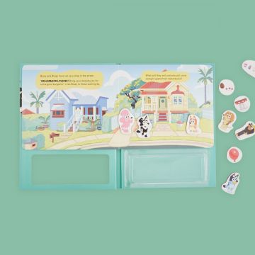 Bluey: Let's Play Outside!: Magnet Book